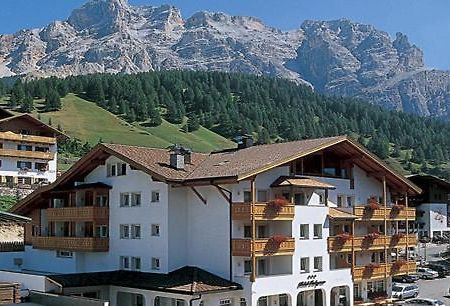 Hotel Falzares San Cassiano  Zewnętrze zdjęcie