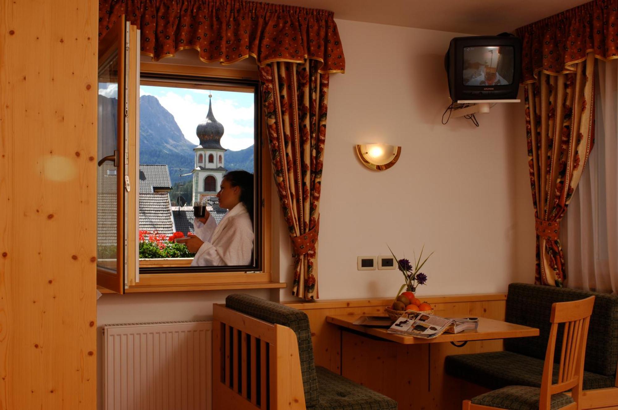 Hotel Falzares San Cassiano  Zewnętrze zdjęcie