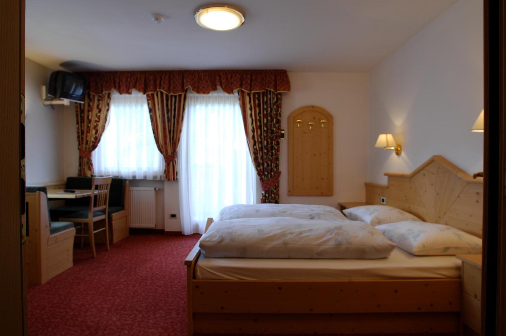 Hotel Falzares San Cassiano  Zewnętrze zdjęcie
