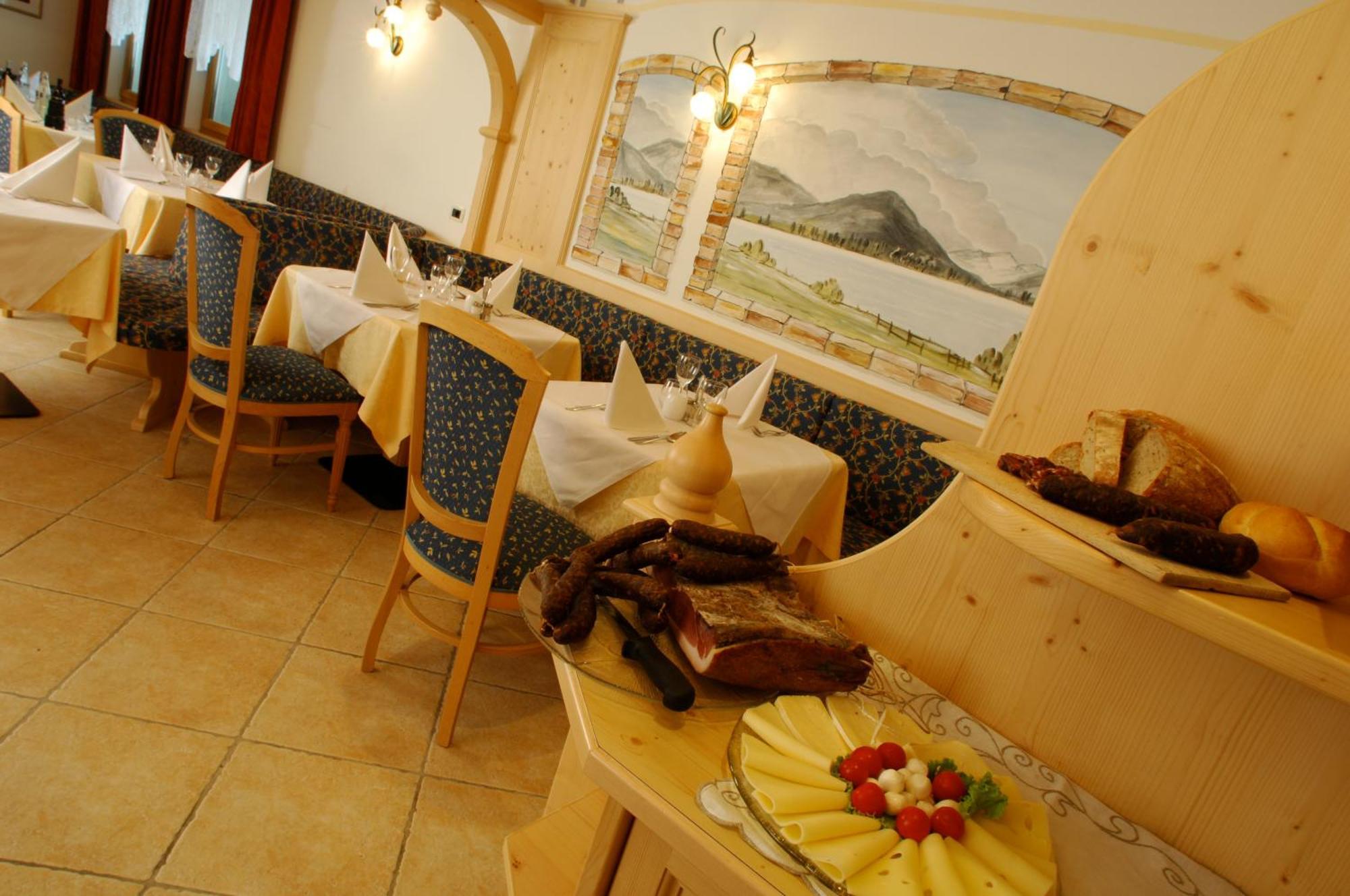Hotel Falzares San Cassiano  Zewnętrze zdjęcie