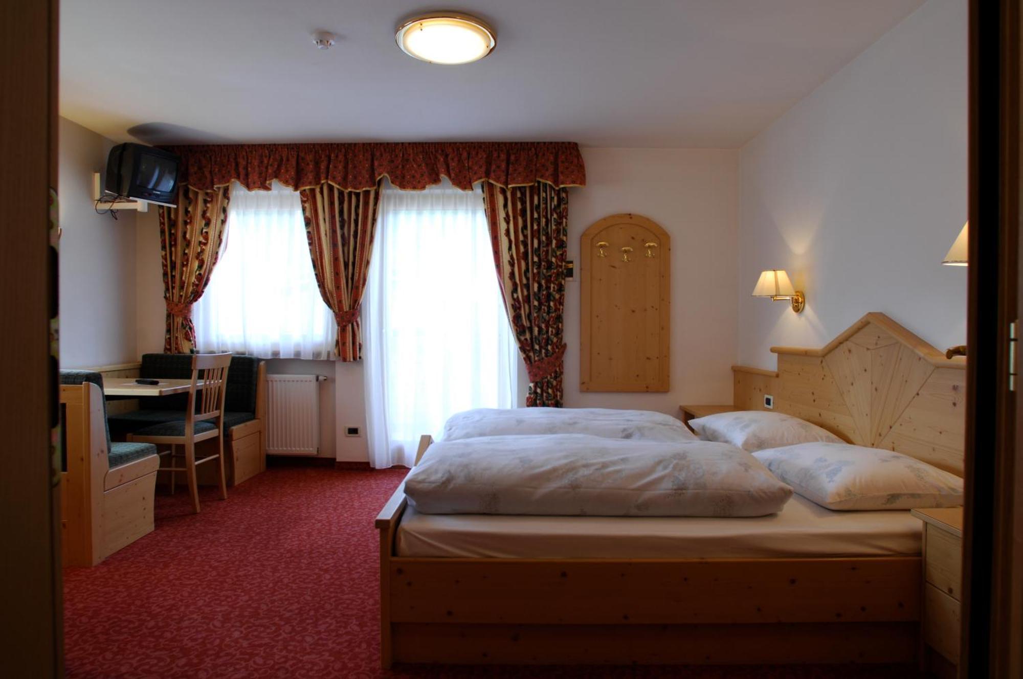Hotel Falzares San Cassiano  Zewnętrze zdjęcie