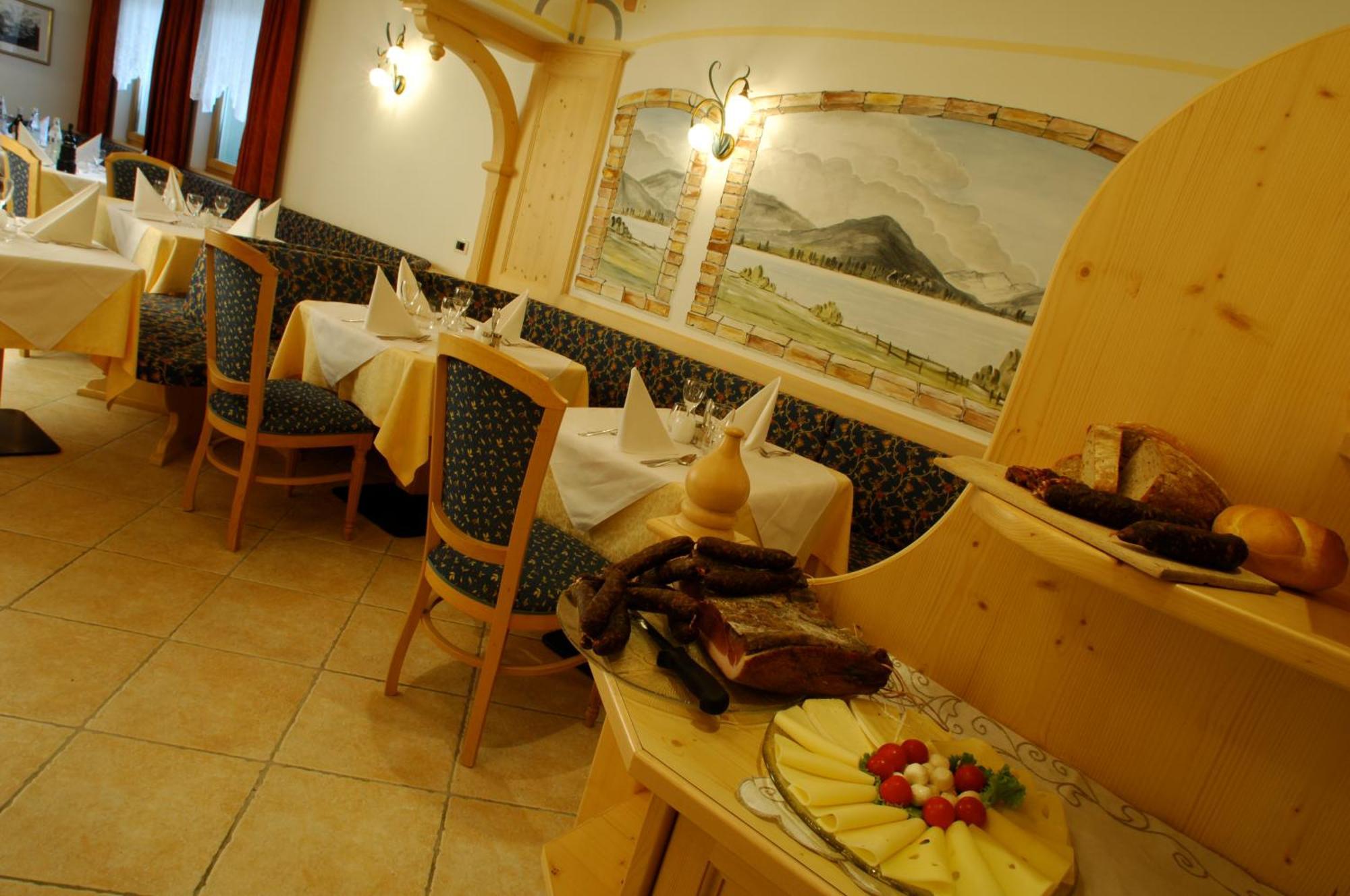 Hotel Falzares San Cassiano  Zewnętrze zdjęcie